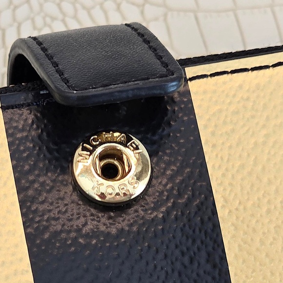 Michael Kors Women's Logo Stripe Continental Set Travel Double Top Zip Wallet - Picture 6 of 15